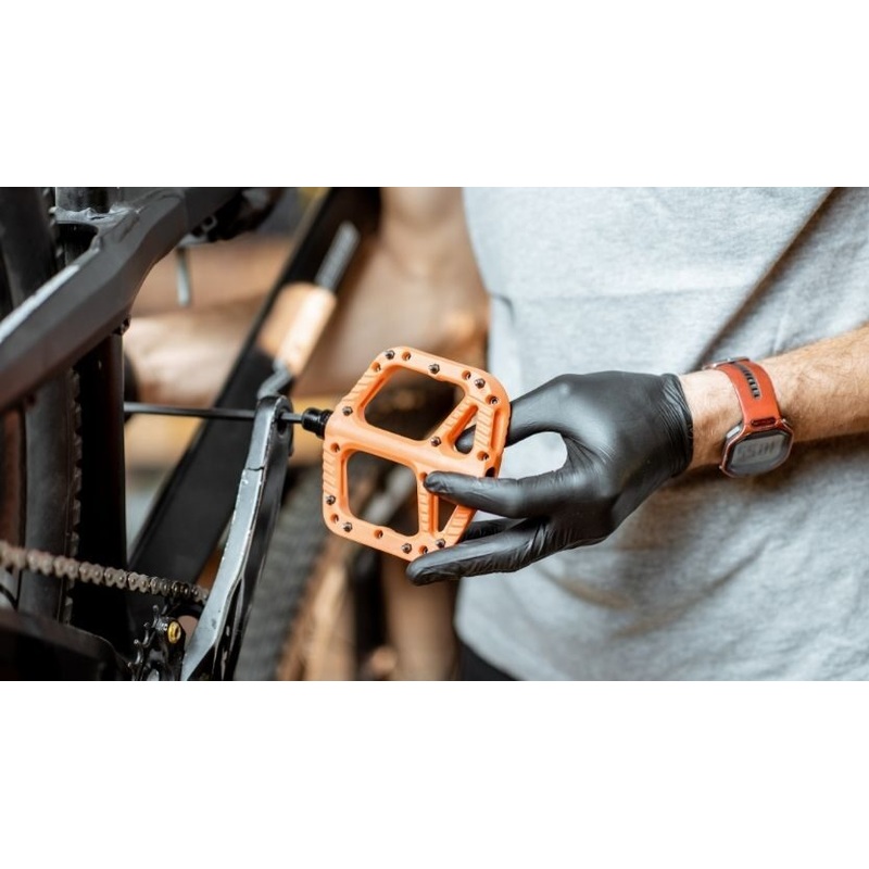 SERVICIO CAMBIO DE PEDALES