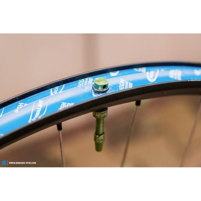 SERVICIO CONVERSIN TUBELESS (CON MATERIAL)